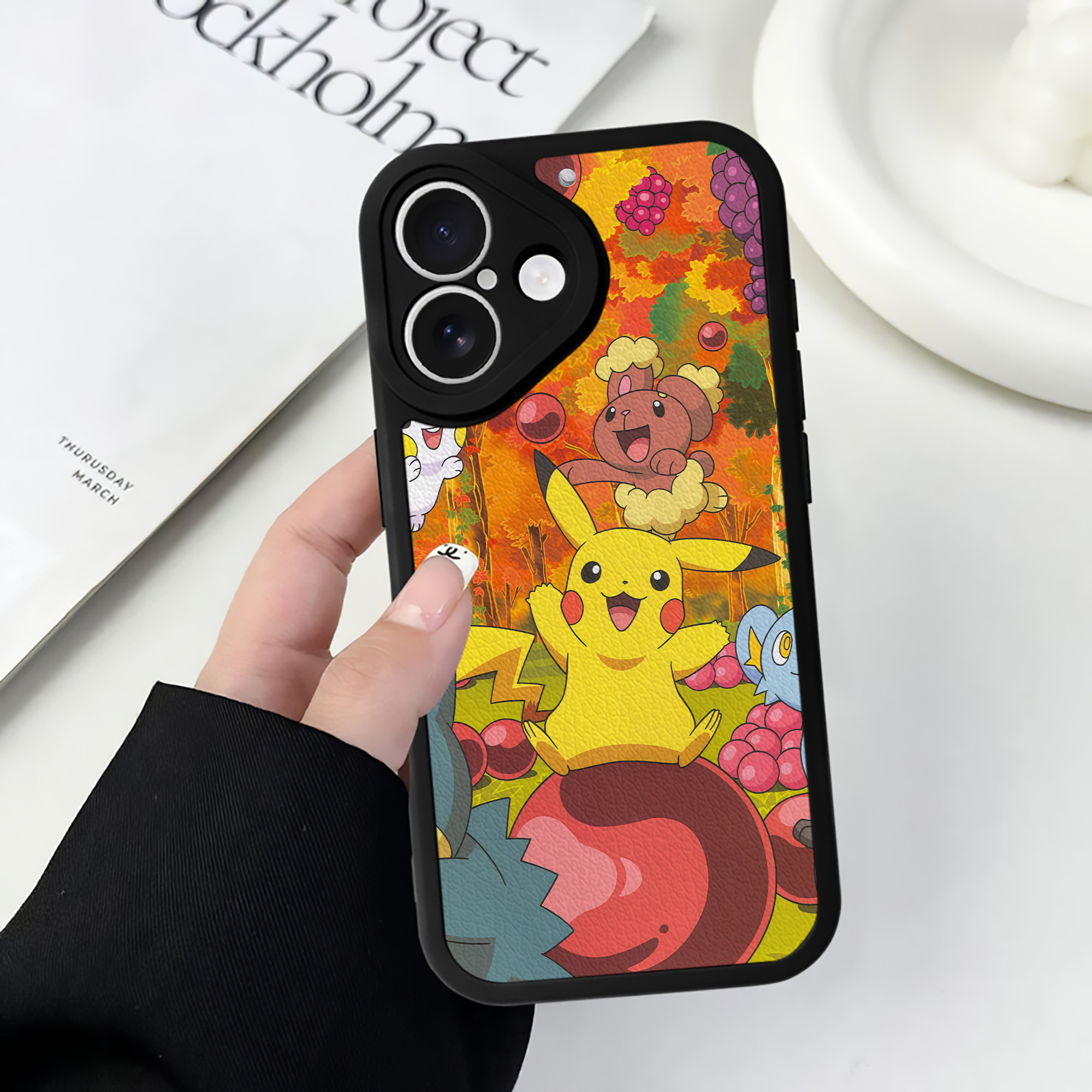 （画像用） ポケットモンスター Pokémon 【iPhone 16シリーズ対応】シリコンスマホケース（レザー調） 材質：シリコン